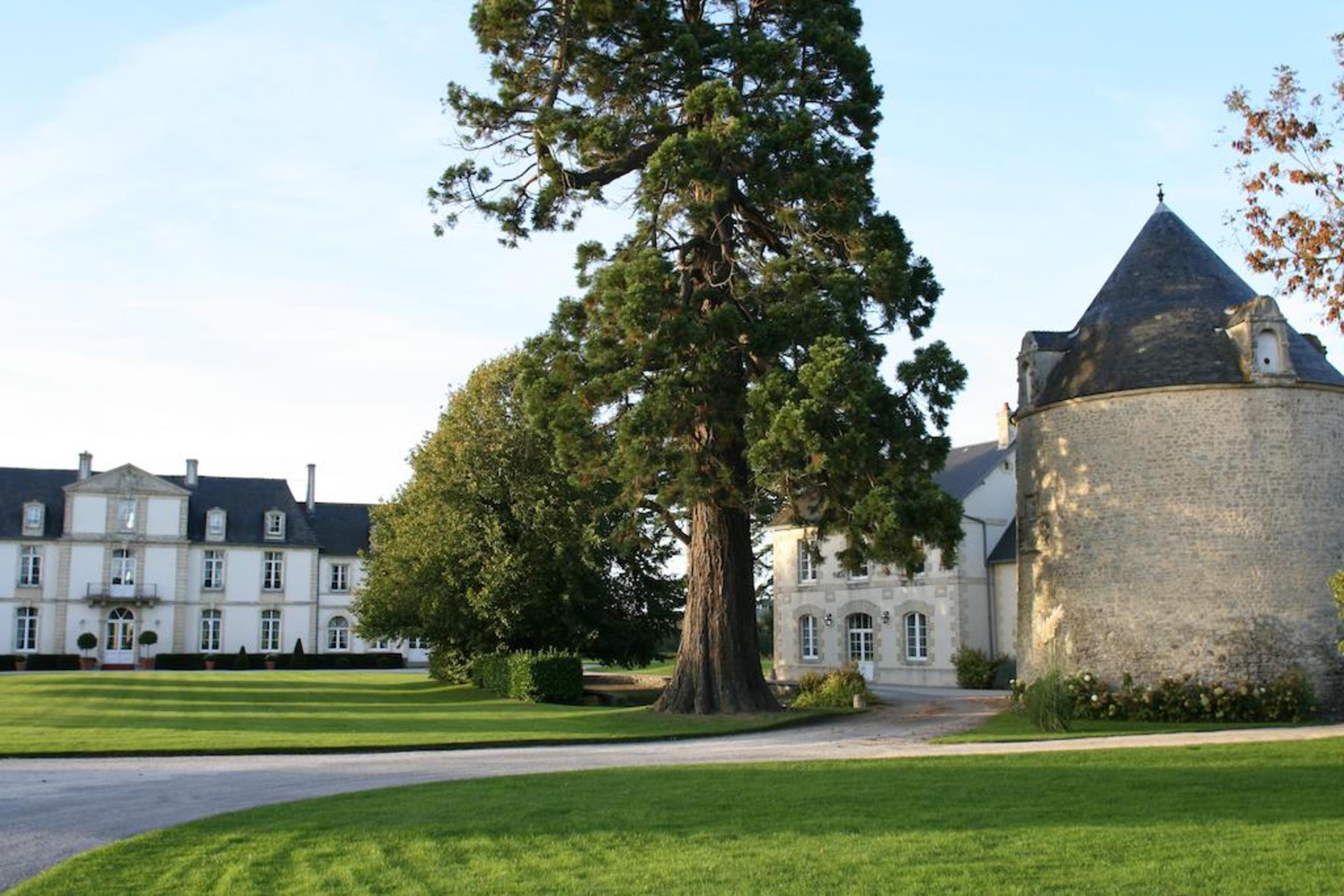 Grand Hotel "Chateau De Sully" - Piscine & Spa -Teritoria Sully  ภายนอก รูปภาพ