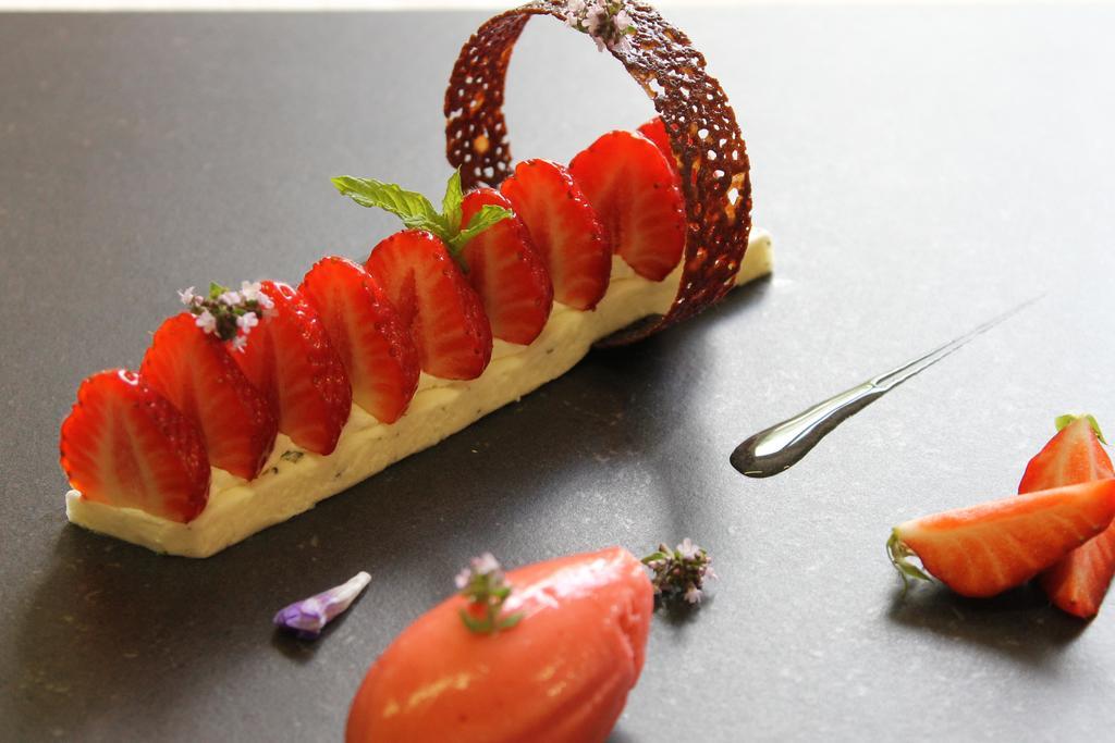Grand Hotel "Chateau De Sully" - Piscine & Spa -Teritoria Sully  ภายนอก รูปภาพ