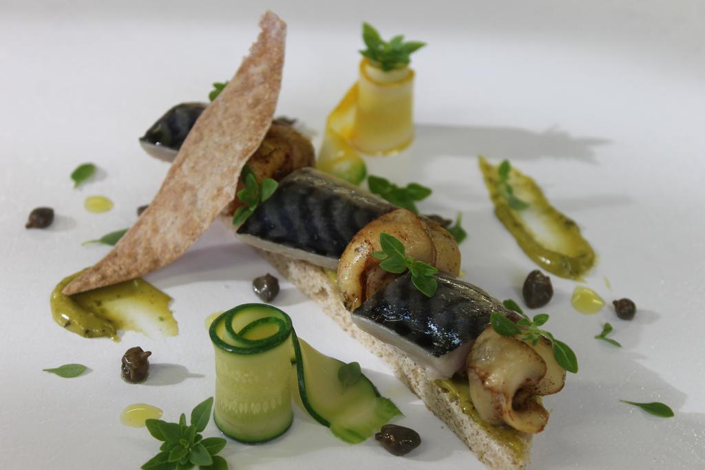 Grand Hotel "Chateau De Sully" - Piscine & Spa -Teritoria Sully  ภายนอก รูปภาพ